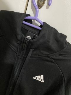 (Category: ) located in . Submitted by declutter_my_closet (Listing ID 1047230826, Image 1). Description: .
