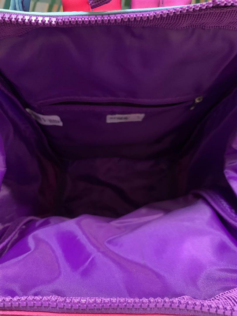 Bench Backpack (Category: Backpacks) located in Manila. Submitted by nawtyness (Listing ID 1047226148, Image 3). Description: Never used. Impulse buying..