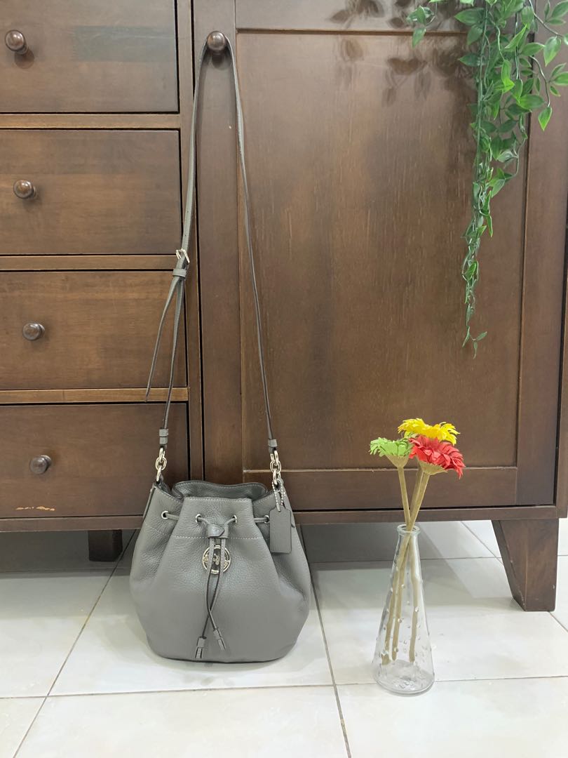 Coach elle hotsell drawstring crossbody