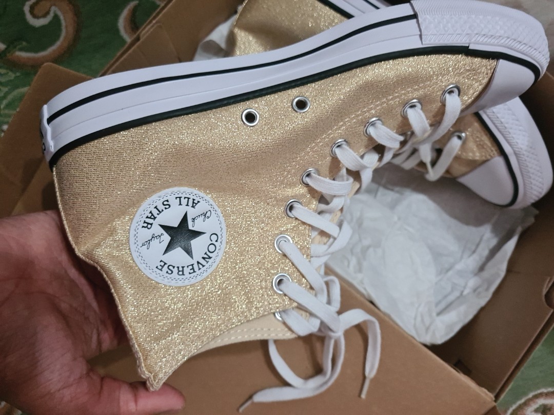 Gold glitter sales chuck taylors