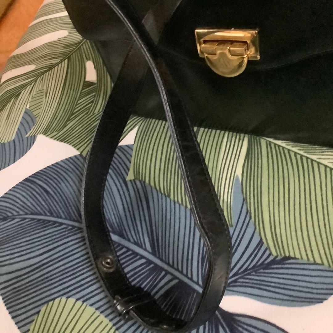 Esquire Collection Vintage Leather Sling Bag, Women's Fashion, Bags