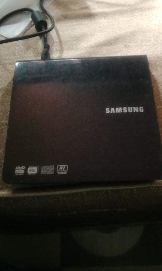 External DVD Drive (Category: Hard Disks & Thumbdrives) located in Navotas City. Submitted by jcolds (Listing ID 1047192164, Image 1). Description: .