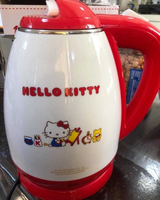 Hello Kitty Electric Kettle 1.8 Liters, TV & Home Appliances, Kitchen Appliances, Kettles