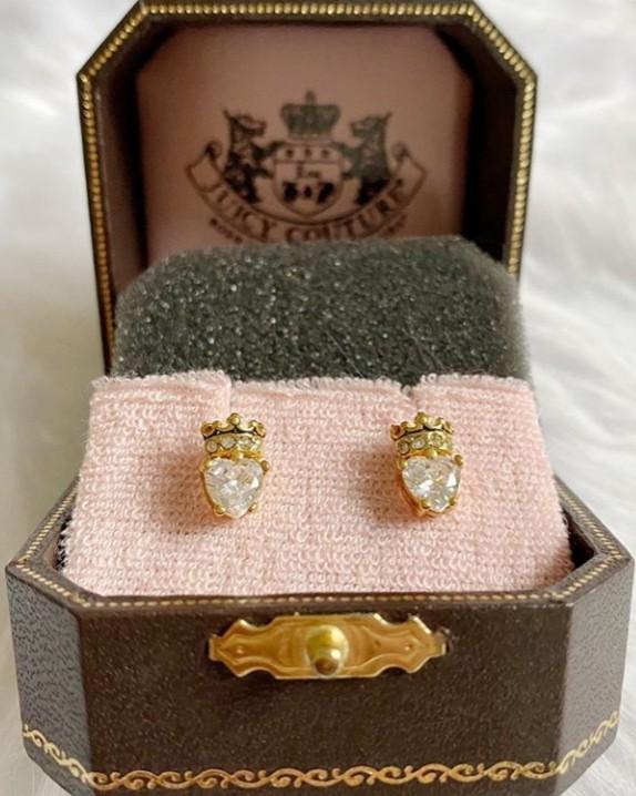 Juicy couture 2025 crown earrings