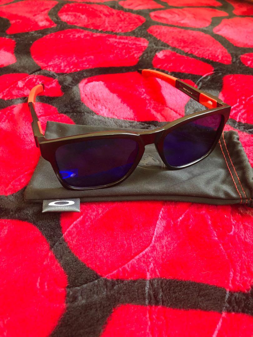 Oakley catalyst ferrari top