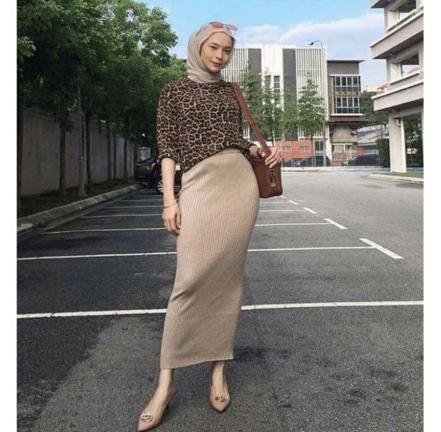 Pencil skirt viral