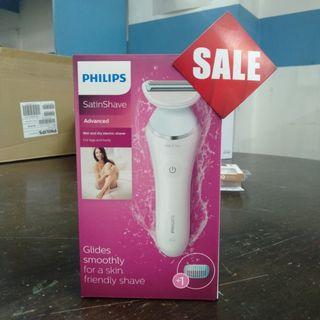 Philips BRL130/00 SatinShave Advanced Wet and Dry Electric Shaver