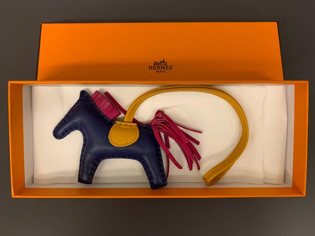 Hermes estive rodeo pm size