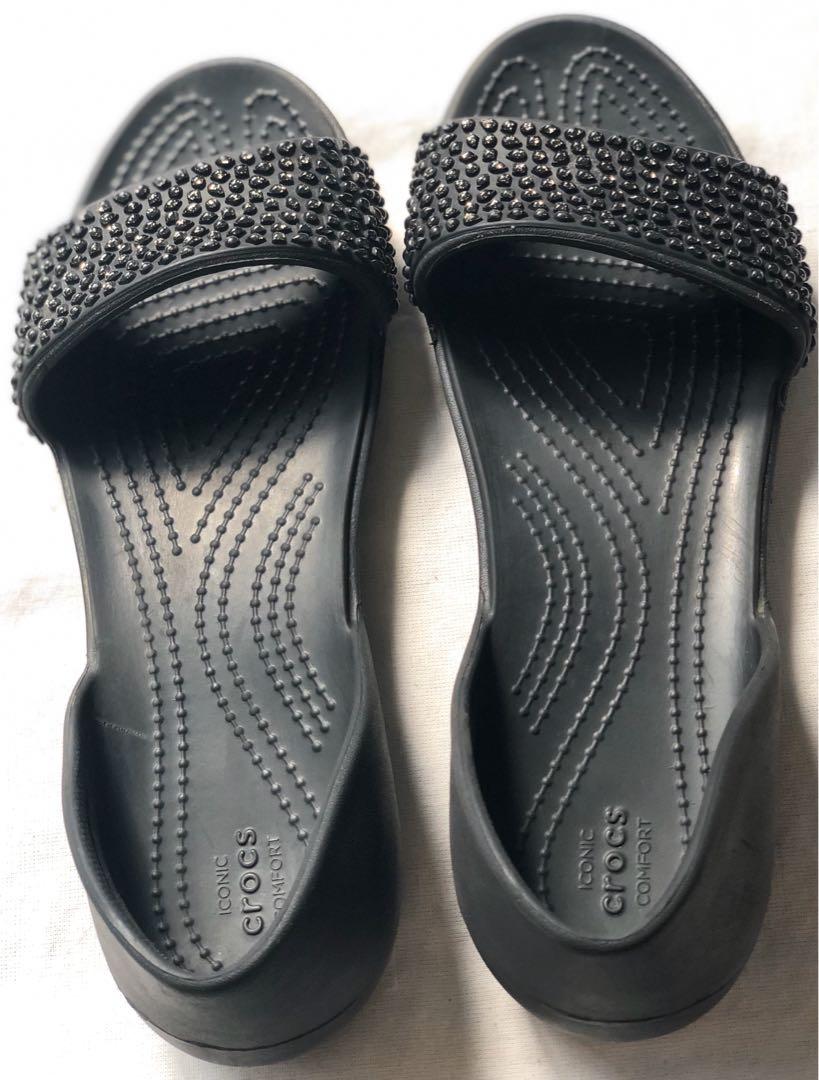 crocs comfort shoes