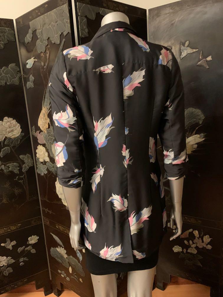 Silk jacket (Category: Longsleeves) located in Kuala Lumpur. Submitted by queenspender (Listing ID 1047302613, Image 3). Description: 100% silk.