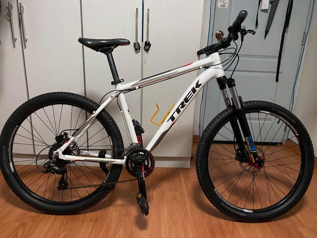 attent Wacht even Gelukkig TREK 3700, Sports Equipment, Bicycles & Parts, Bicycles on Carousell