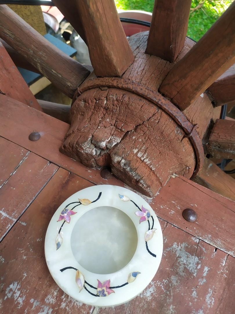 Vintage Marble Ashtray with Intricate Design (Category: Vases & Decorative Bowls) located in Davao. Submitted by papa1919 (Listing ID 1047140472, Image 3). Description: Rare & collectible. Can be used even as a trinkets container..