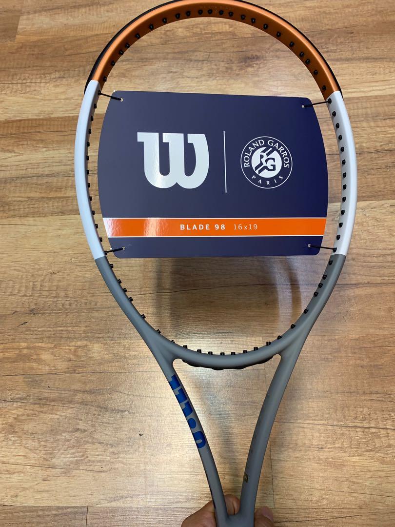 Stoel kleur Banket New Wilson Blade 98 Roland Garros (Strung) Tennis Racket, Sports Equipment,  Sports & Games, Racket & Ball Sports on Carousell