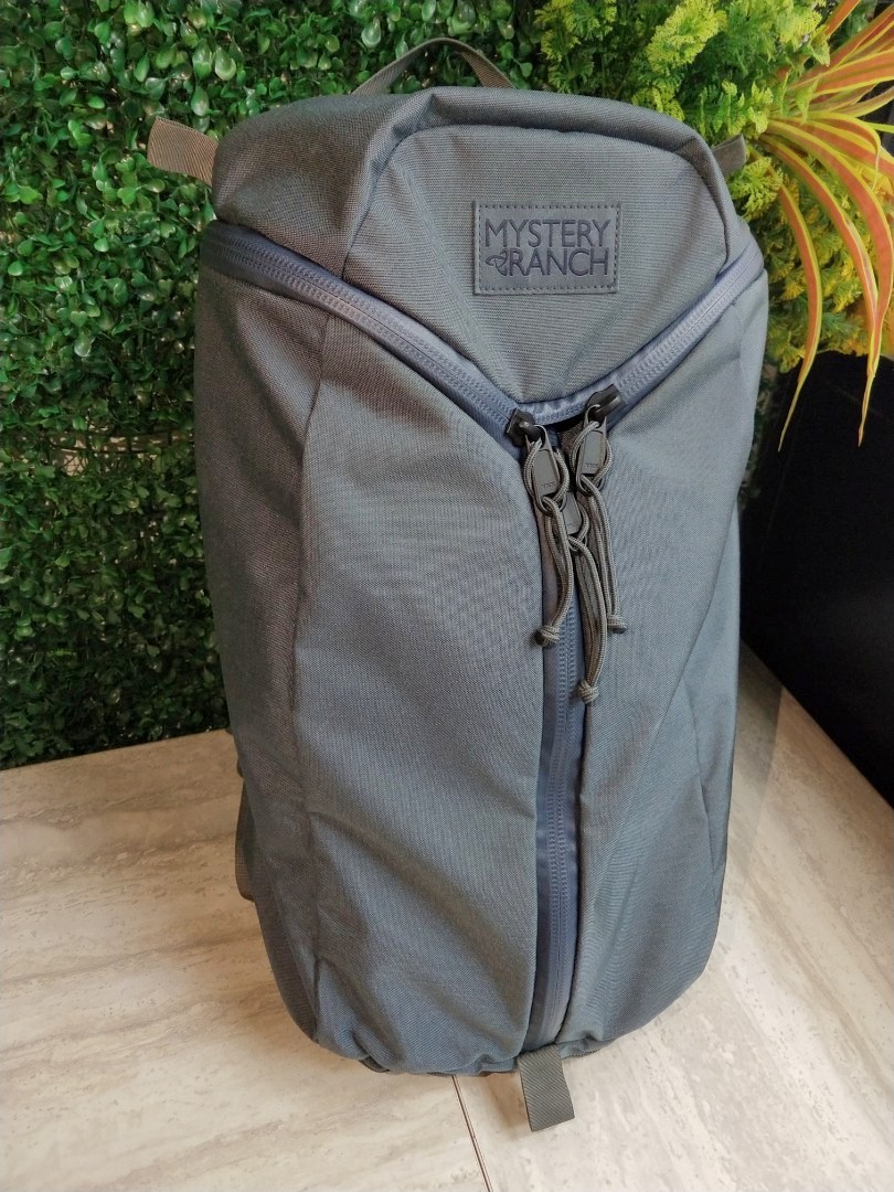 代售近全新Mystery Ranch Urban Assault 21L 海軍藍色Slate blue, 名牌