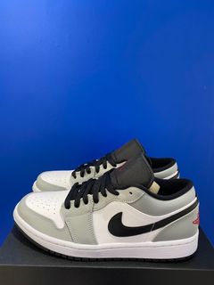 (Category: ) located in . Submitted by sneakerlegit17 (Listing ID 1047429207, Image 1). Description: .