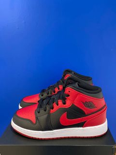 (Category: ) located in . Submitted by sneakerlegit17 (Listing ID 1047430948, Image 1). Description: .