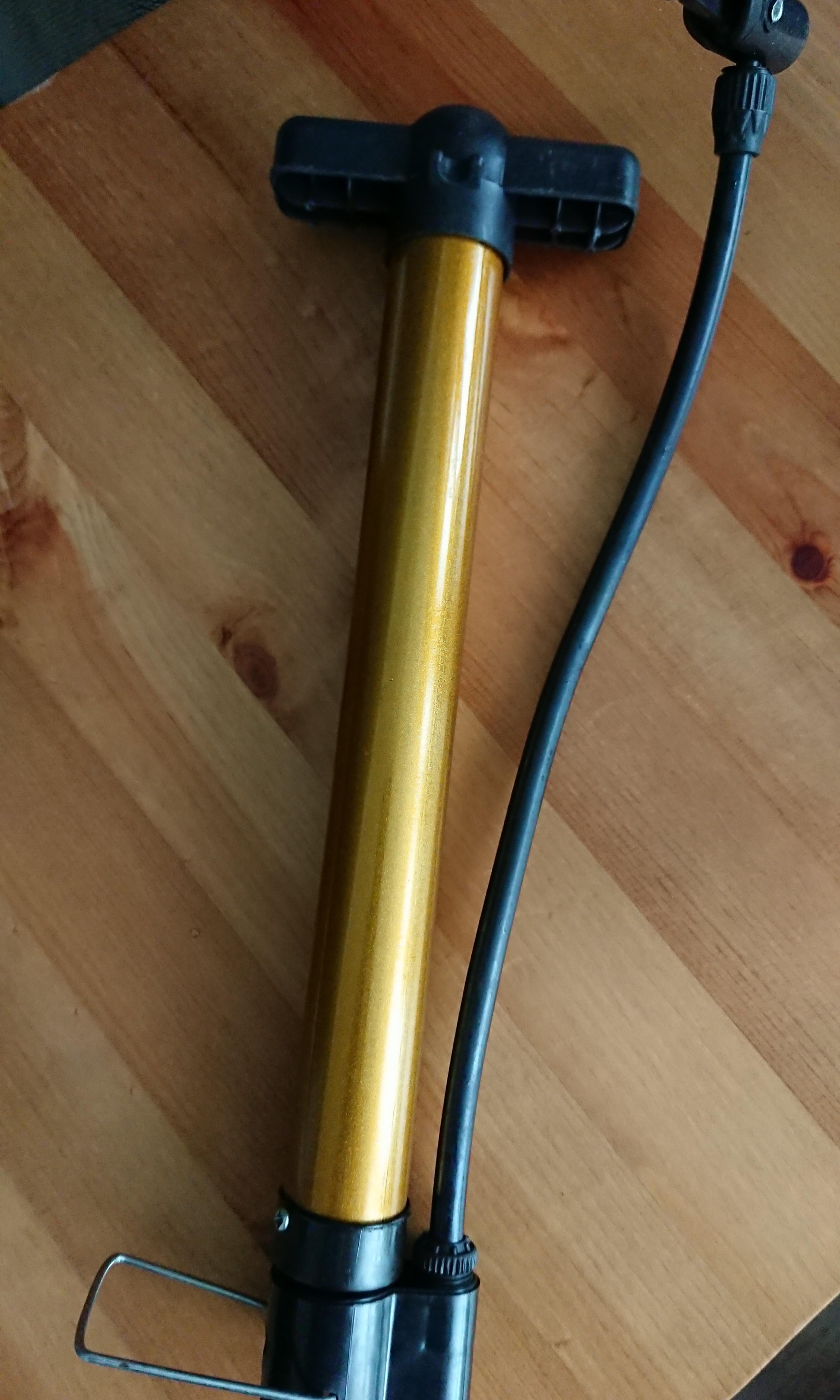 Air Pump for bike tyre and ball, Sports Equipment, Bicycles & Parts