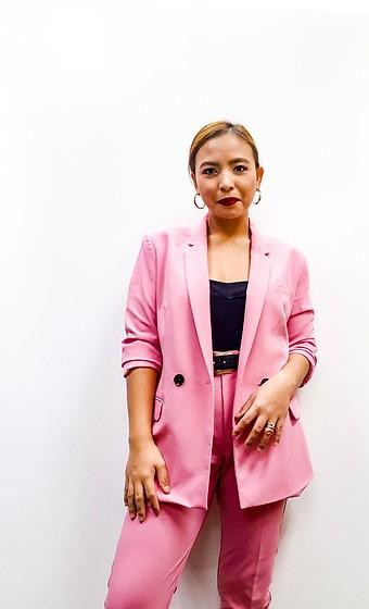 Bershka pink blazer outer bukan zara, Fesyen Wanita, Pakaian Wanita, Baju  Luaran di Carousell