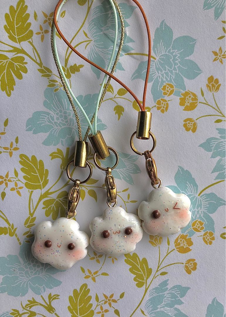 Cloudy marshmallow keychain, Hobbies & Toys, Stationery & Craft