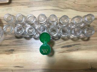 Condiments storage containers