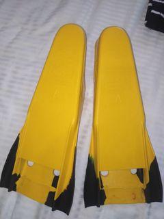 Finis z2 gold zoomers short blade training fins