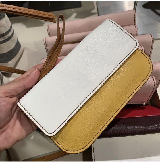 Fossil phone clearance wristlet