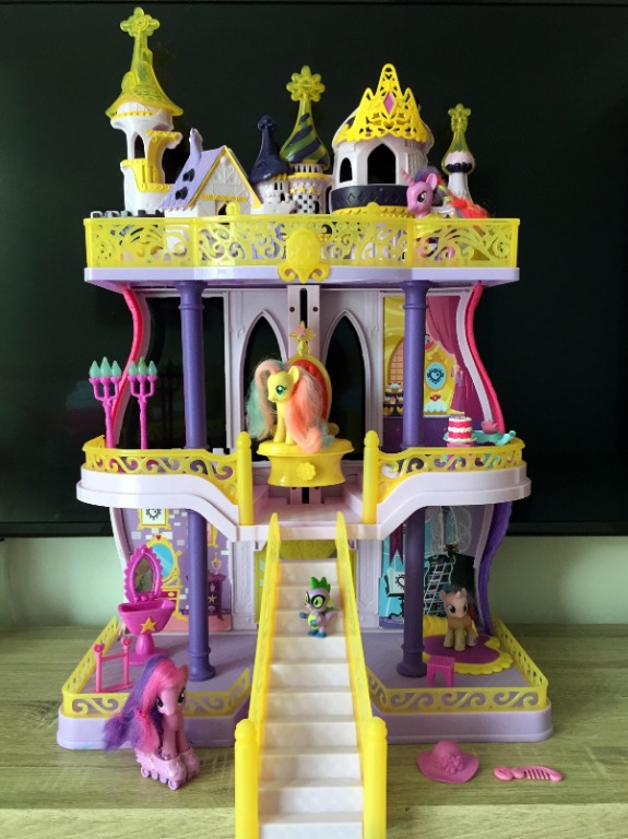 My Little Pony Cutie Mark Magic Canterlot Castle with Princess Celestia and Spike the Dragon