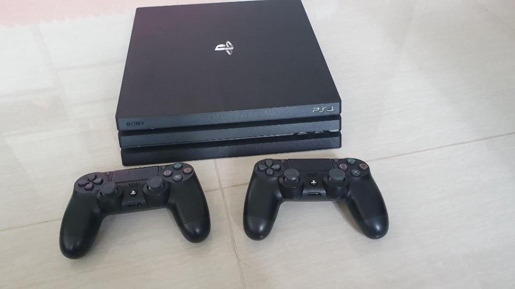 Ps4 with two controllers for sale clearance