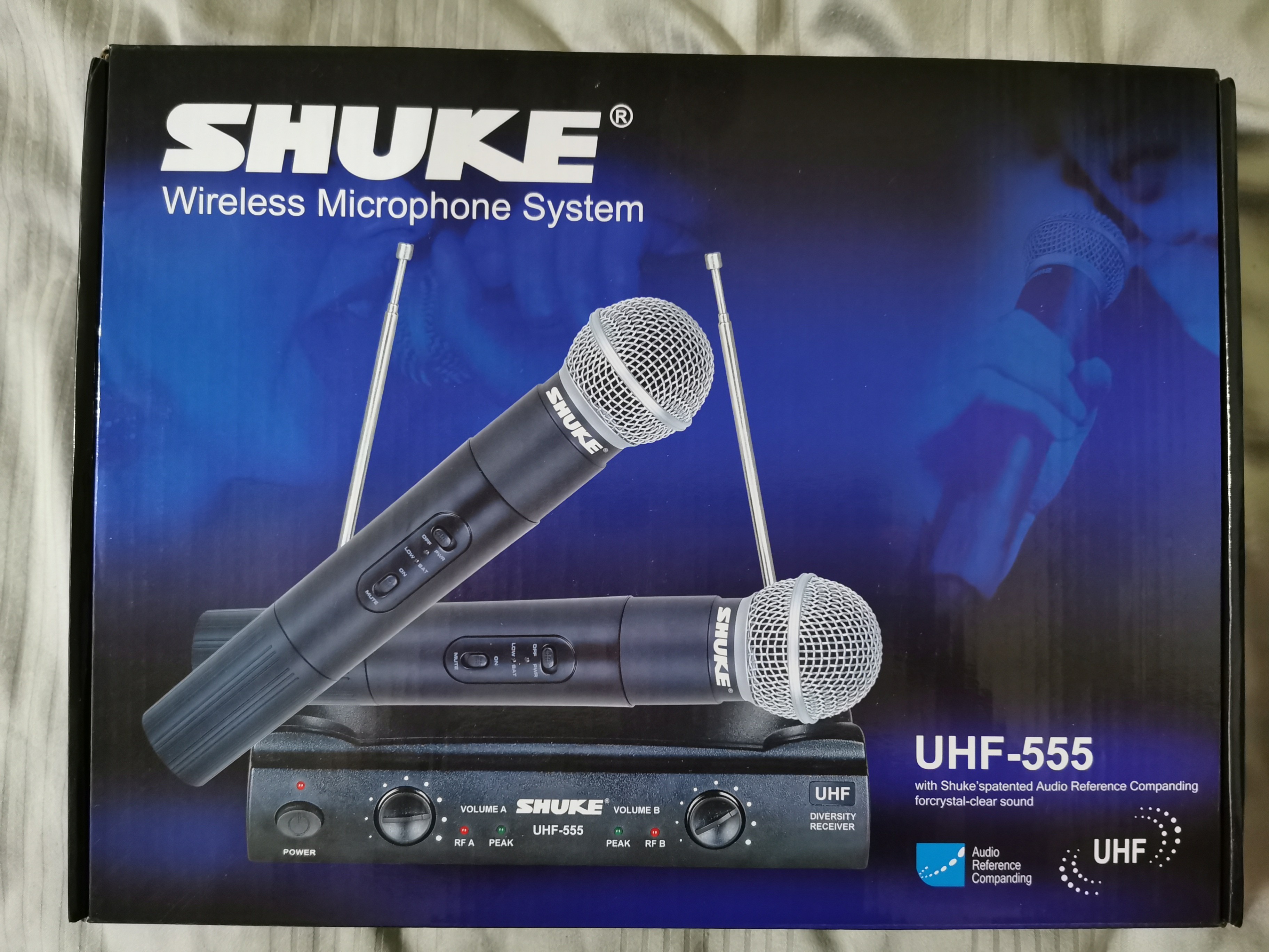 Shure Wireless Microphone System UHF555, Audio, Microphones on Carousell