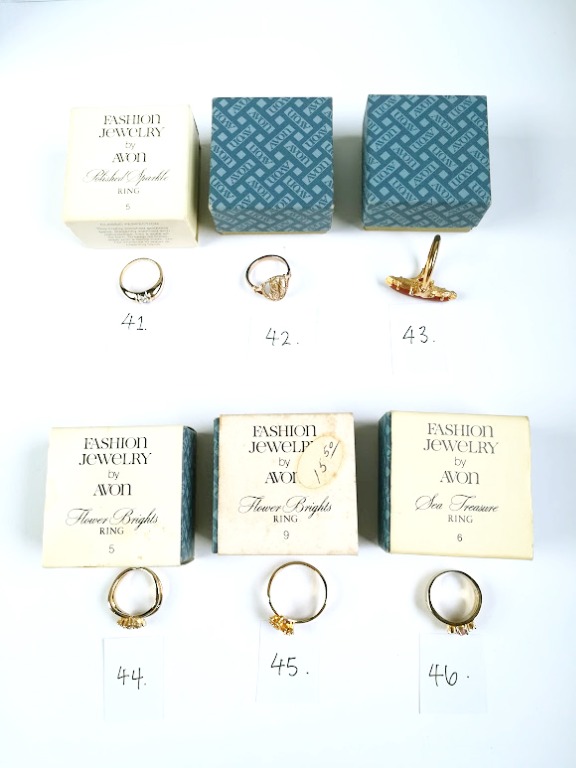 Avon jewelry from the 1970's shop