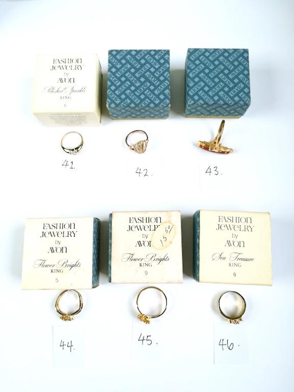 Vintage avon rings gold hotsell