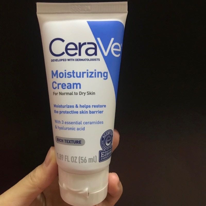 cerave moisturizing cream with ceramides and hyaluronic acid