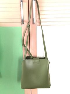 （分類：）位於 。 由 sell1sell2 提交（商品編號 1047621664，圖片 1）。簡介： 。