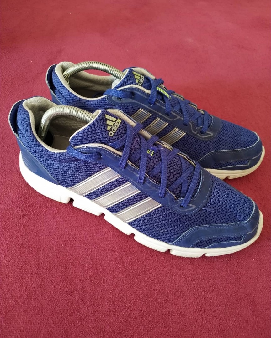 Kasut on sale running adidas