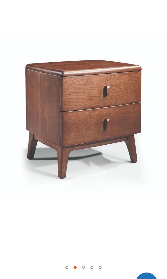 Bedside Table (Category: Tables & Sets) located in Singapore. Submitted by unicorn_queen (Listing ID 1047762623, Image 2). Description: Lightly used. excellent condition. self pick up..