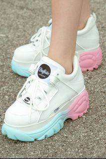 pink buffalo trainers