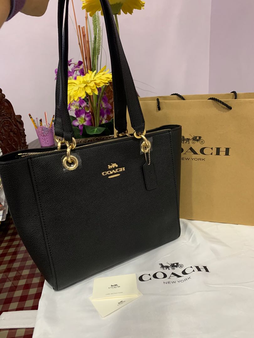 Coach tote medium size, Luxury, Bags & Wallets on Carousell