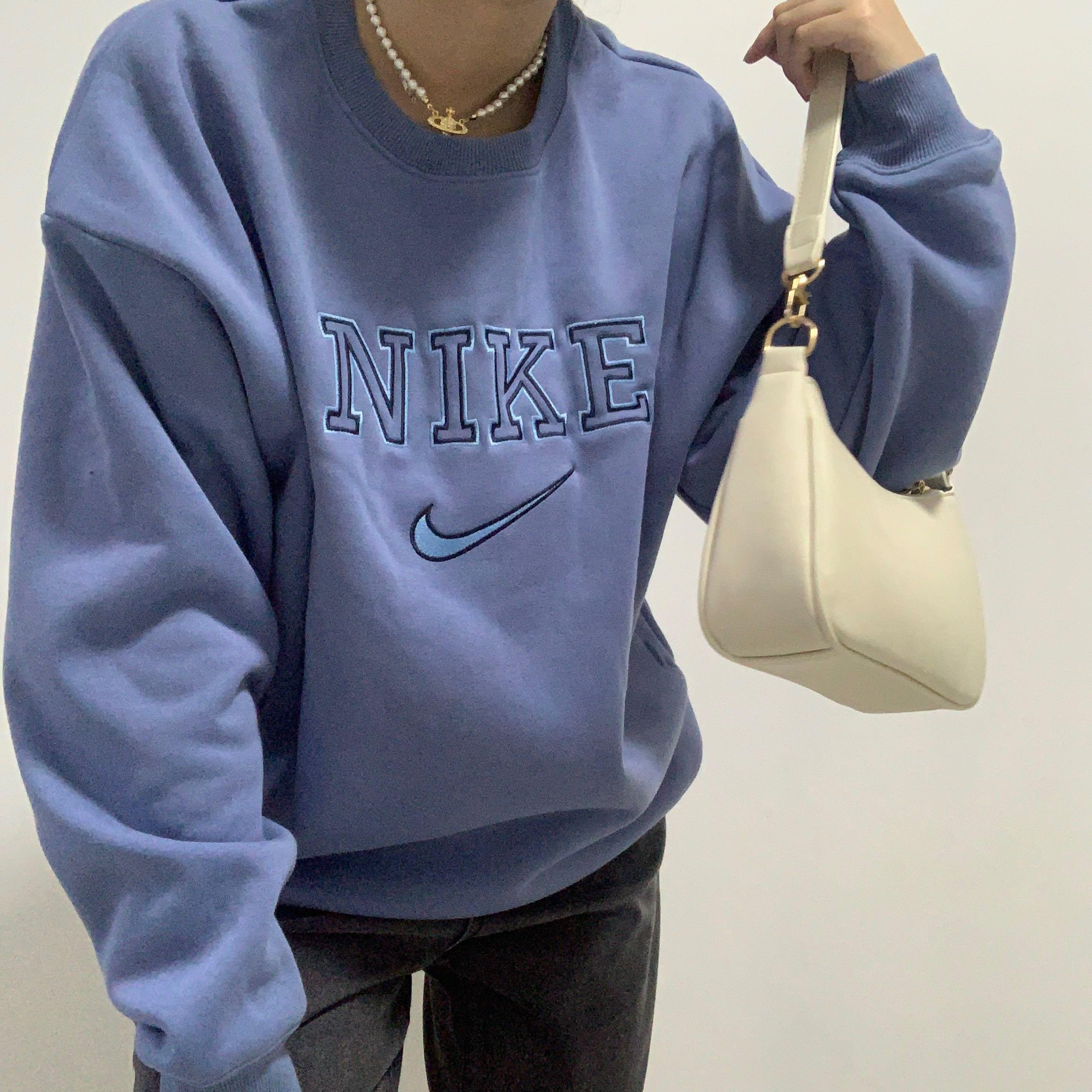 Nike vintage sweatshirt deals womens
