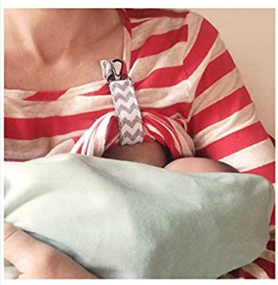 LatchPal Nursing Clip in Chevron Grey (Category: Breastfeeding & Bottle Feeding) located in Manila. Submitted by tinr0121 (Listing ID 1047632494, Image 1). Description: Multi purpose nursing clip. Can be used during potty training stage, key holder, etc.