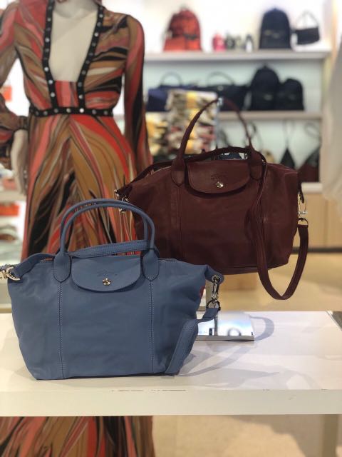 Longchamp Le Pliage Cuir top handle small size, Luxury, Bags & Wallets on  Carousell
