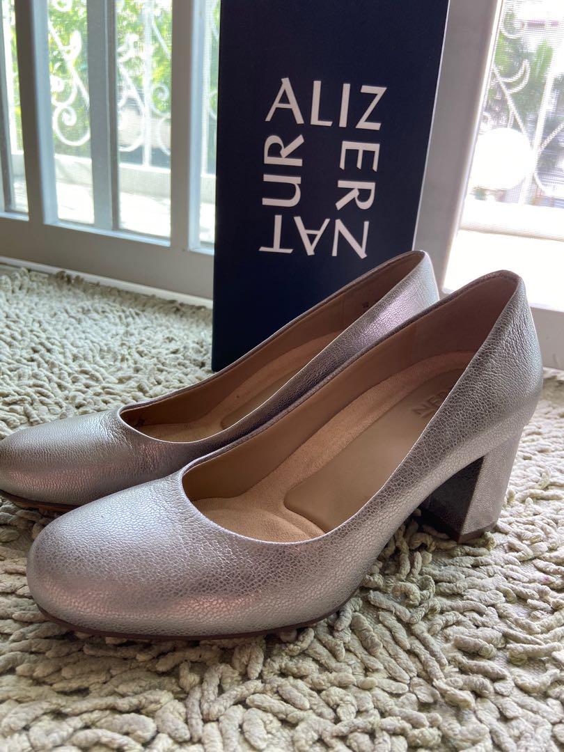 naturalizer silver heels
