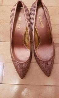 Nine west