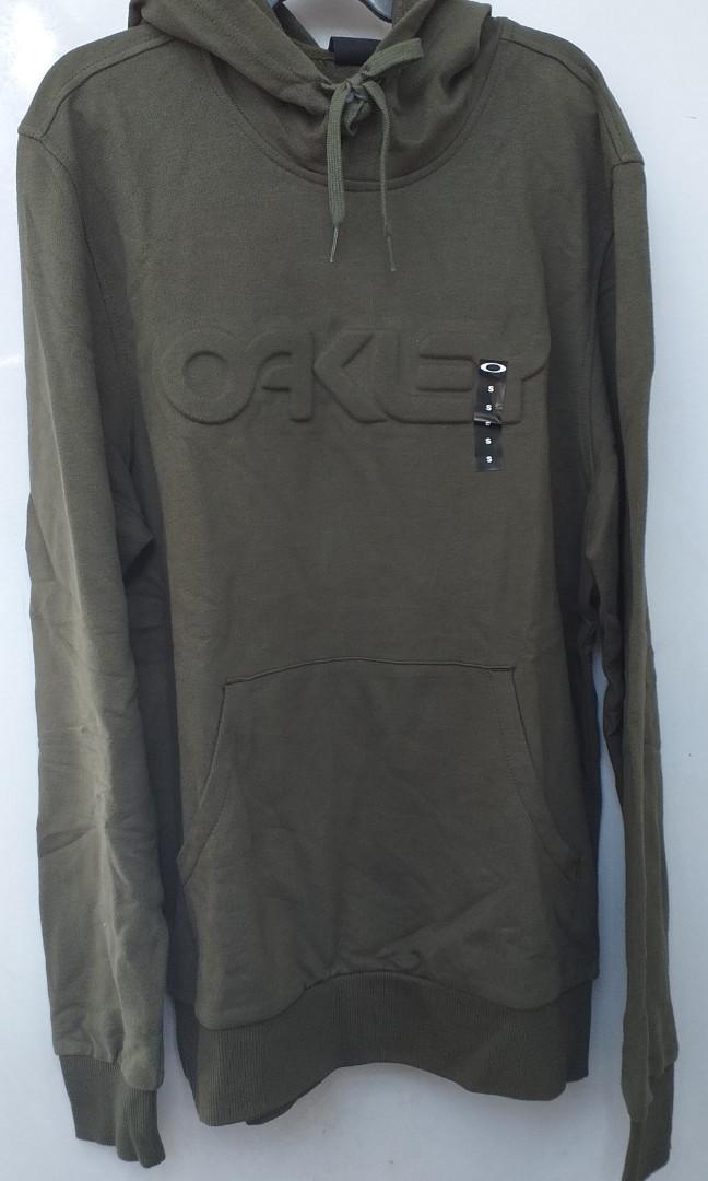 Oakley embossed deals graphic hoodie