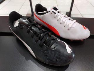 Sepatu Futsal Puma