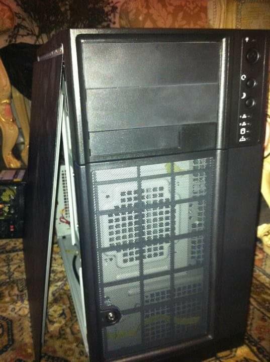 Server Xeon Dual Processor (Category: Desktops) located in Kuala Lumpur. Submitted by sukunjr (Listing ID 1047590963, Image 1). Description: Intel XEON 3.2Ghz 5LAC7 dual processor -2gb ram -Intel motherboard s5000vsa Convert from server rack motherboard to Tower casing. BIOS Display as 11/15/2020. Intel server board link https://www.intel.com/content/www/us/en/support/articles/000006006/server-products/server-boards.html.