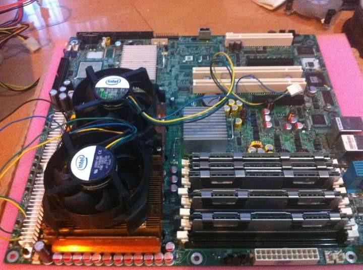 Server Xeon Dual Processor (Category: Desktops) located in Kuala Lumpur. Submitted by sukunjr (Listing ID 1047590963, Image 2). Description: Intel XEON 3.2Ghz 5LAC7 dual processor -2gb ram -Intel motherboard s5000vsa Convert from server rack motherboard to Tower casing. BIOS Display as 11/15/2020. Intel server board link https://www.intel.com/content/www/us/en/support/articles/000006006/server-products/server-boards.html.