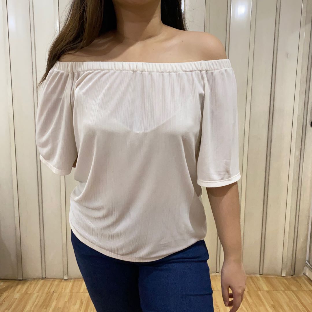 Uniqlo off shoulder 2025 top