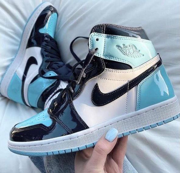 Air jordan deals i blue chill
