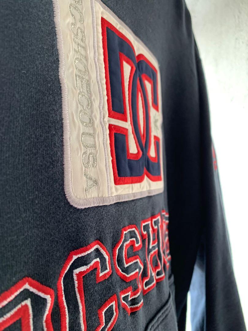 DC (Category: Formal Shirts) located in Kuala Lumpur. Submitted by anaddict (Listing ID 1047862585, Image 3). Description: 🔥 logo sulam tebal padu 🔥 🔥 pit 22 labuh 27 🔥 🔥 unisex wear 🔥 🔥bebas defect/pinhole/pudar🔥 🔥condition 💯 🔥 hitam pekat 🔥 .