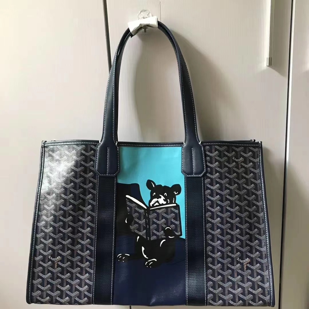 Goyard shop graffiti bag